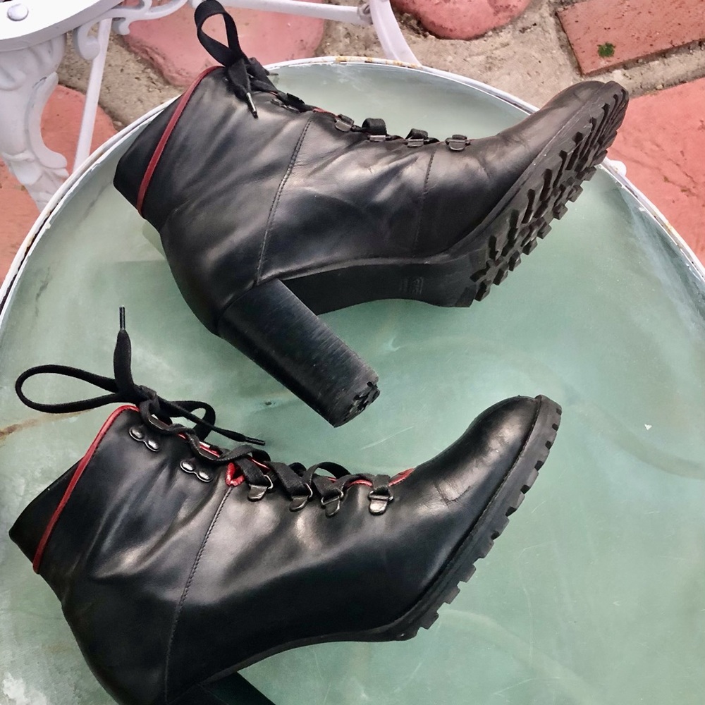 Vintage Coach. Great Condition